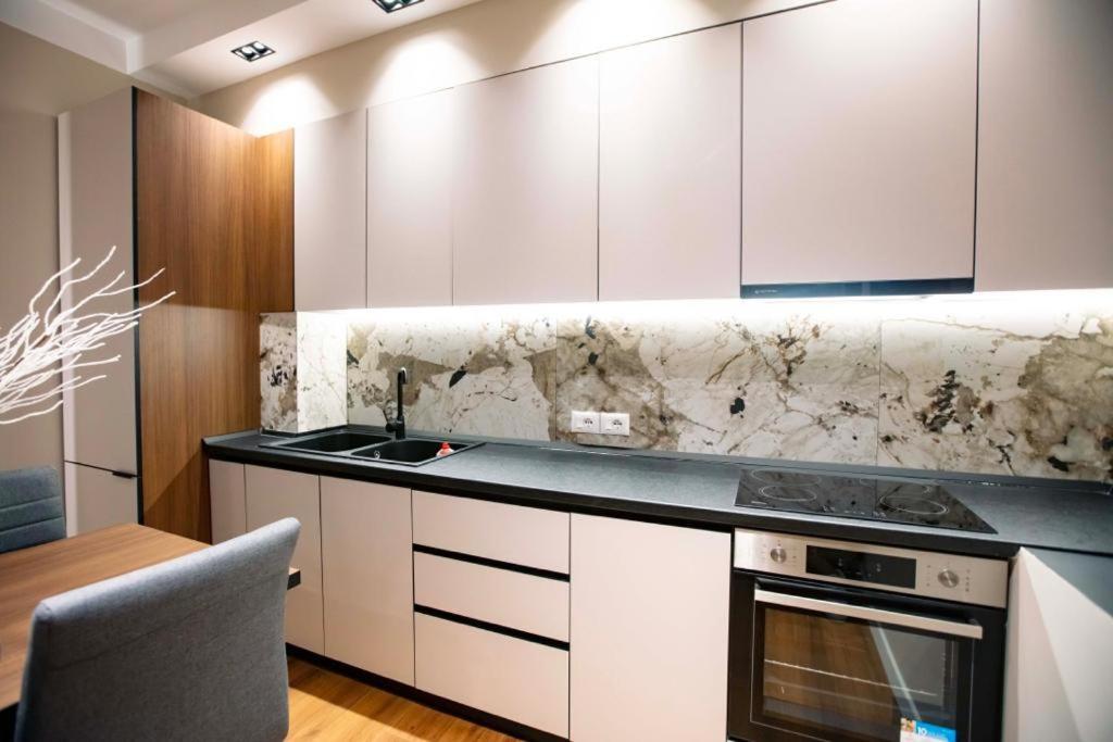 Luxury Apartment At Condor Center Tirana Exteriör bild