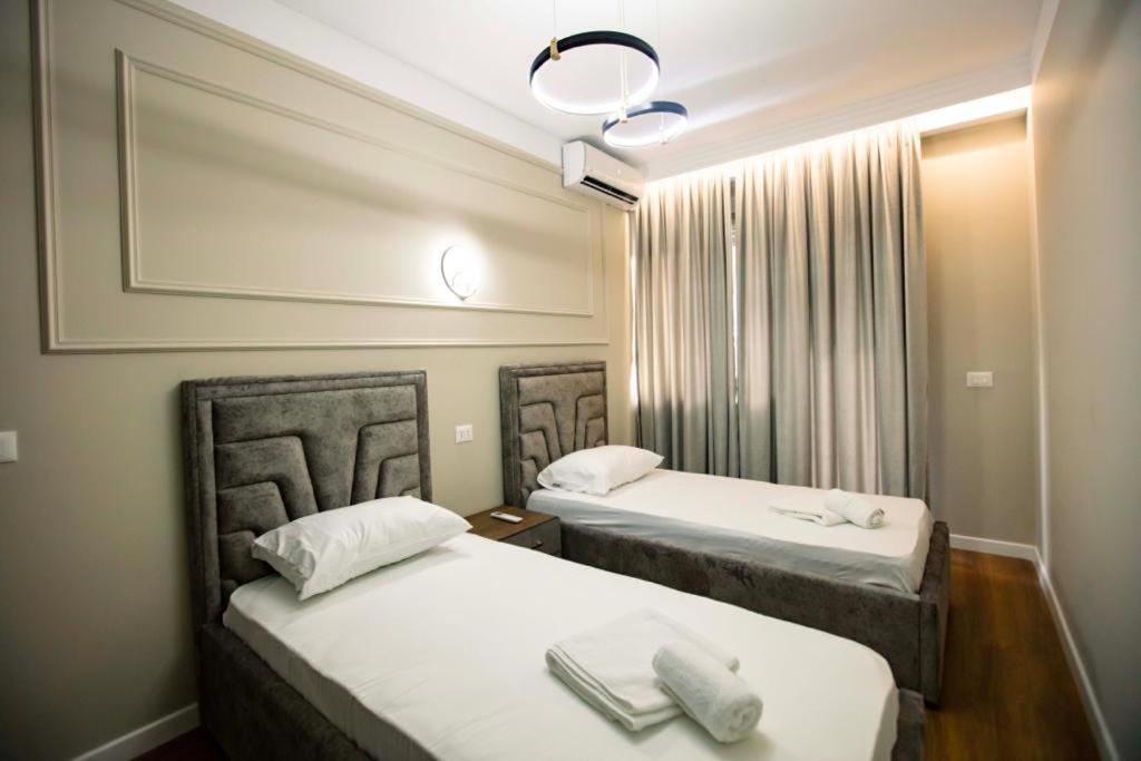 Luxury Apartment At Condor Center Tirana Exteriör bild