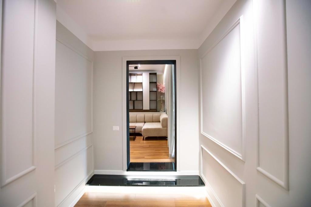 Luxury Apartment At Condor Center Tirana Exteriör bild