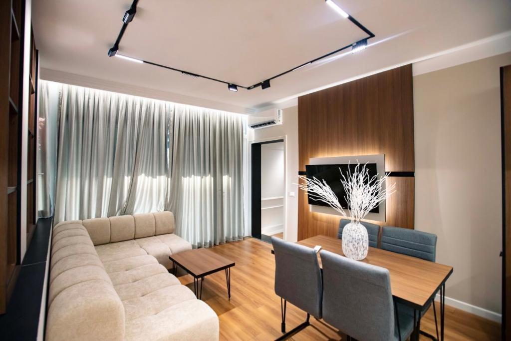 Luxury Apartment At Condor Center Tirana Exteriör bild